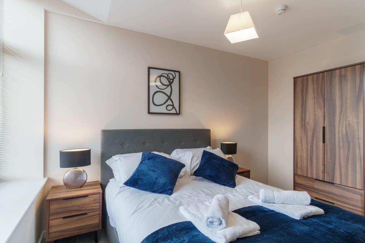Bright 2 Bed Apartment Manchester - Sleeps 4 Exterior photo