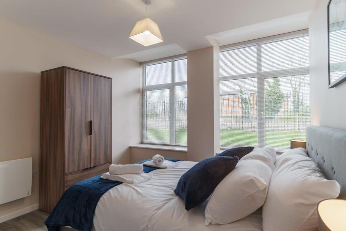 Bright 2 Bed Apartment Manchester - Sleeps 4 Exterior photo